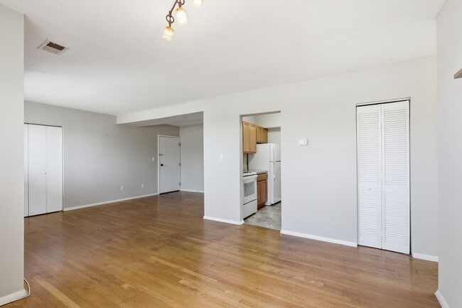 521 Epsom Rd in Baltimore, MD - Building Photo - Building Photo