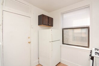 2330 N Spaulding Ave in Chicago, IL - Building Photo - Building Photo