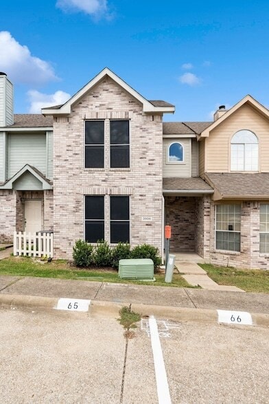 3906 Pickett Pl Dr in Garland, TX - Building Photo - Building Photo