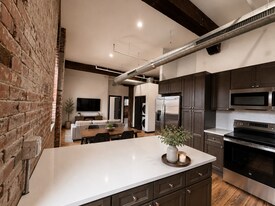 2017 Chouteau Ave in St. Louis, MO - Building Photo