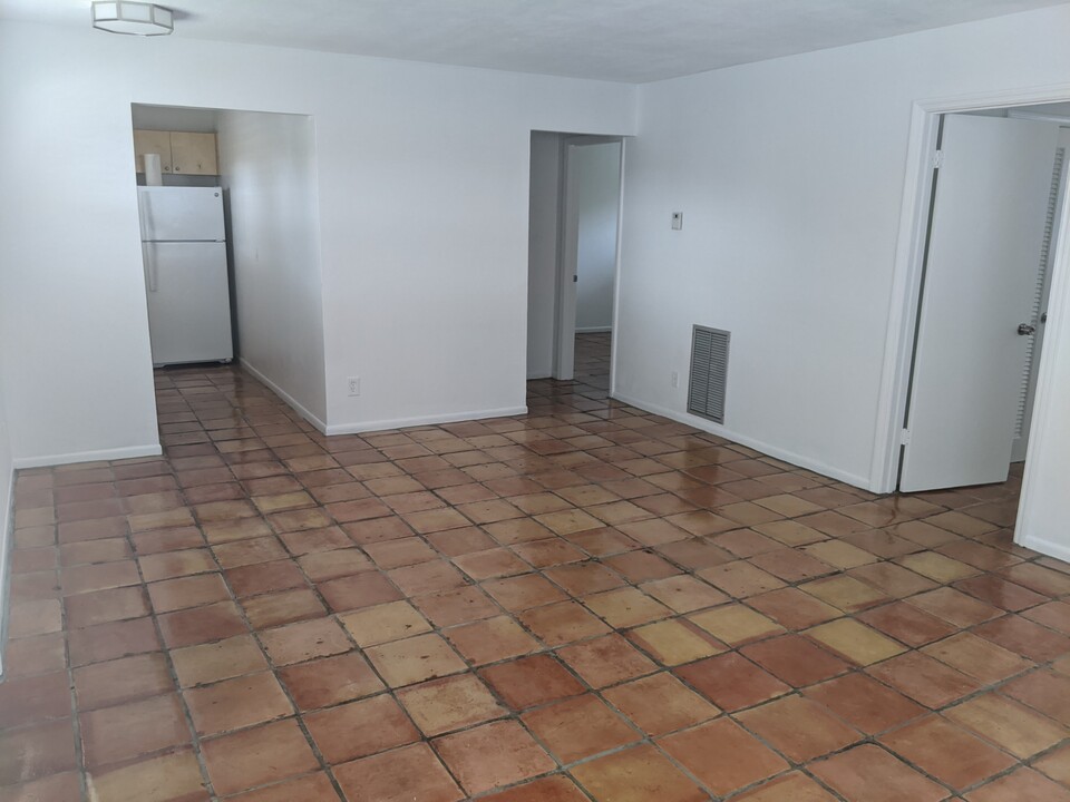 1609 S Federal Hwy in Lake Worth, FL - Foto de edificio