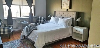 1110 Commonwealth Ave, Unit 612 in Boston, MA - Building Photo