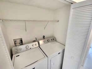 22125 SW 103rd Ct in Cutler Bay, FL - Foto de edificio - Building Photo