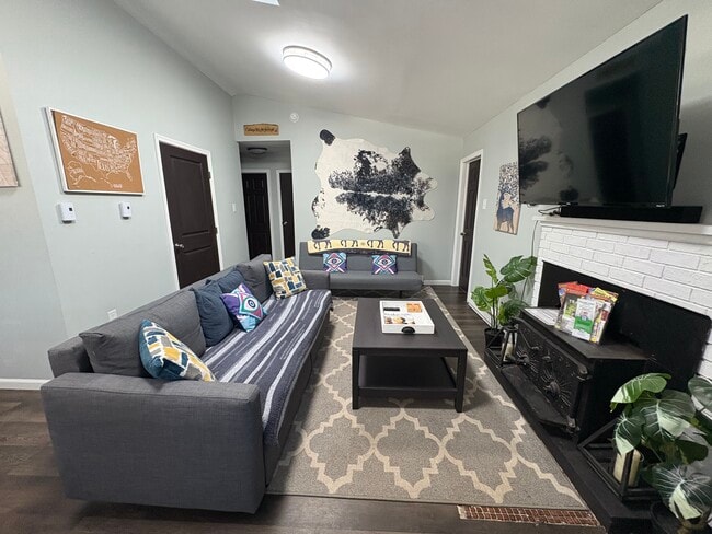 property at 3311 Woodland Dr