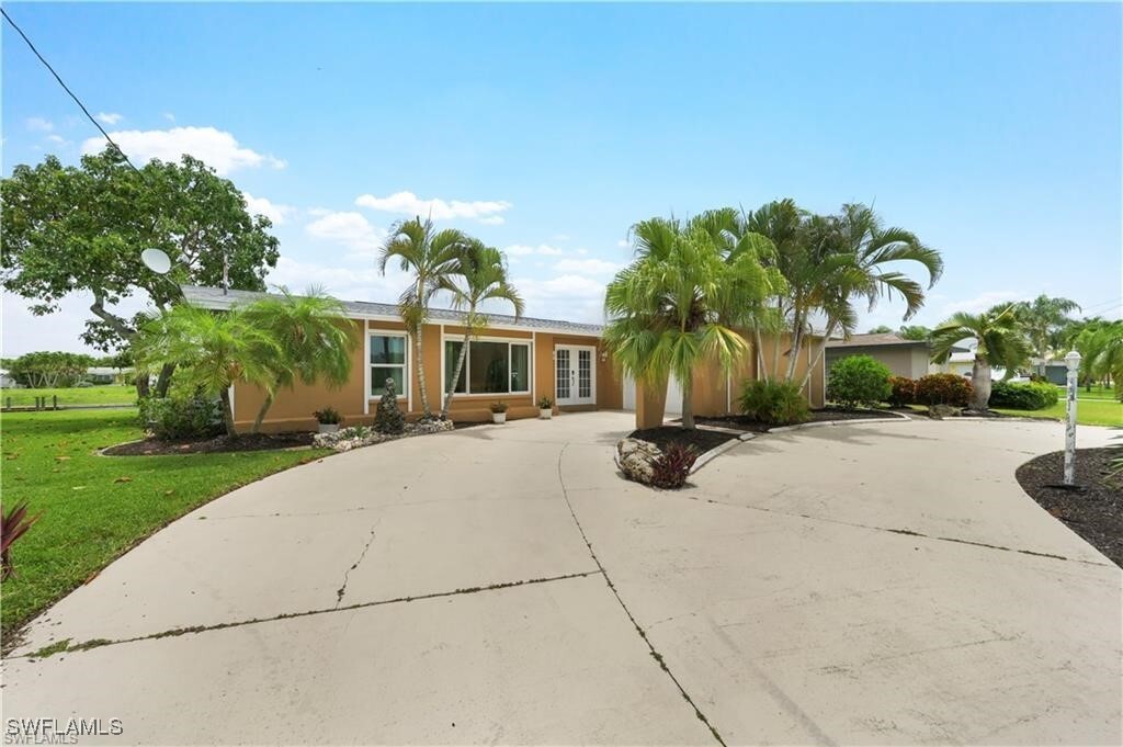 3105 SE 18th Ave in Cape Coral, FL - Building Photo