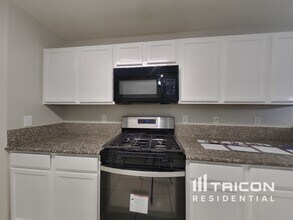 639 Regal Hollow Ln in Houston, TX - Building Photo - Building Photo