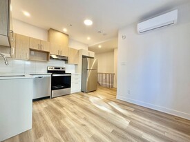 2693 Bd Pie-IX in Montréal, QC - Building Photo