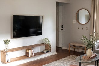 Room in Apartment on Liberty St in Durham, NC - Building Photo - Building Photo