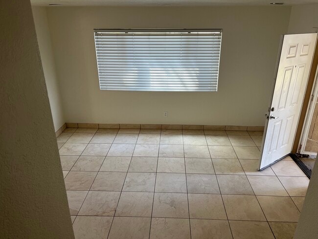 177 Village Circle Dr, Unit 3bd 2.5 bath condo in Lompoc, CA - Building Photo - Building Photo
