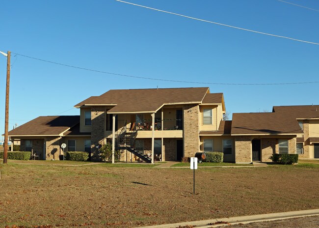 Westview Apartments in Grandview, TX - Foto de edificio - Building Photo