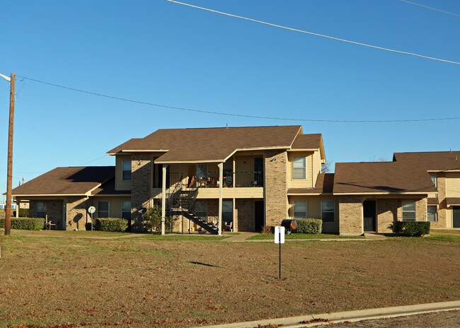 Westview Apartments in Grandview, TX - Building Photo - Building Photo