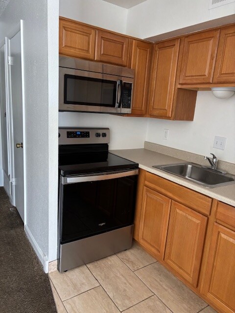 41 Yorkshire Rd in Pueblo, CO - Building Photo