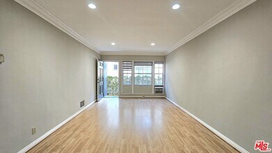 1022 S Norton Ave in Los Angeles, CA - Building Photo - Building Photo