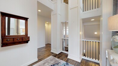 1225 Pine Crest Cir NE in Issaquah, WA - Building Photo - Building Photo