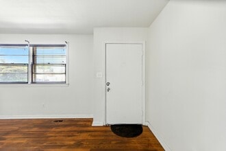 210 Atlantic Ave in Hampton, VA - Building Photo - Building Photo