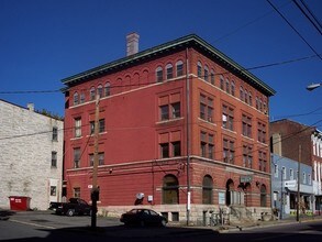 413 E Sunbury St in Shamokin, PA - Building Photo - Building Photo