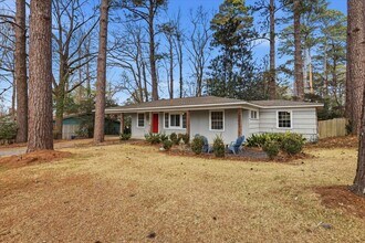 1726 Hillview Dr in Jackson, MS - Building Photo - Building Photo