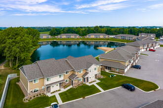 Sand Lake in De Pere, WI - Foto de edificio - Building Photo