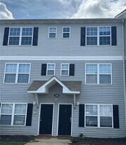 220 Campus Dr in Central, SC - Building Photo