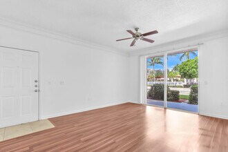 3110 Myrtlewood Cir E in Palm Beach Gardens, FL - Building Photo - Building Photo