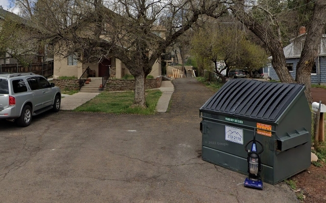 6 E Terrace Ave in Flagstaff, AZ - Foto de edificio