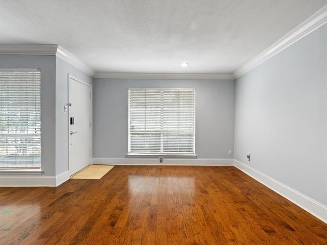 10236 Regal Oaks Dr in Dallas, TX - Building Photo - Building Photo