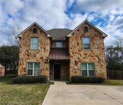1221 Neal Pickett Dr in College Station, TX - Building Photo