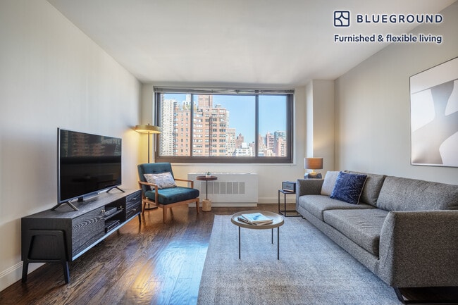 200 E 82nd St in New York, NY - Building Photo - Building Photo