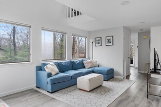 111 Mountain Gate Rd in Ashland, MA - Building Photo - Building Photo