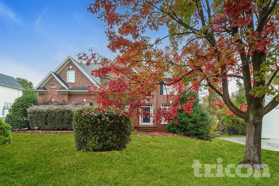 2421 Arden Gate Ln in Charlotte, NC - Building Photo