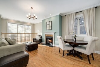 2512 W Thomas St, Unit 2512 W. Thomas #1 in Chicago, IL - Foto de edificio - Building Photo