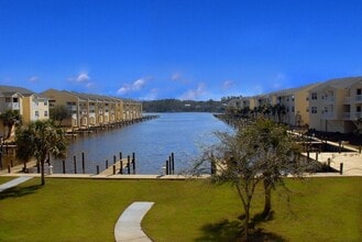 2421 Beachview Dr in Ocean Springs, MS - Building Photo - Building Photo