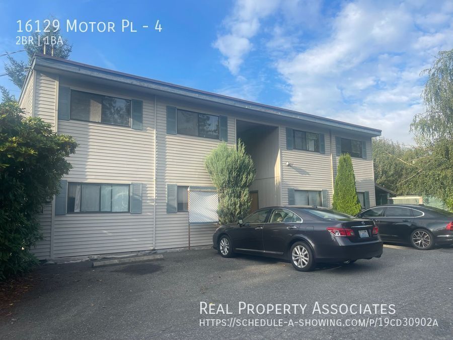 16129 Motor Pl in Lynnwood, WA - Building Photo