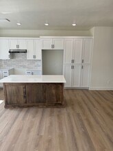 585 Idaho Ave in Sugar City, ID - Building Photo - Building Photo