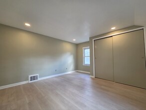 4057 Bushnell Rd in University Heights, OH - Foto de edificio - Building Photo