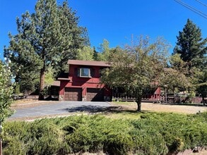 716 San Jose Ave in South Lake Tahoe, CA - Foto de edificio - Building Photo