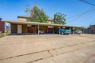 107 S Las Vegas Trail in White Settlement, TX - Building Photo - Building Photo