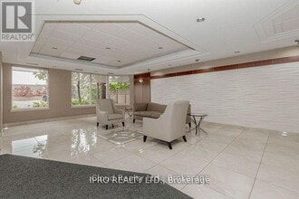 135 Hillcrest Ave in Mississauga, ON - Building Photo - Building Photo