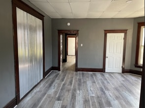 216 N Lynn St in Nevada, MO - Building Photo - Building Photo