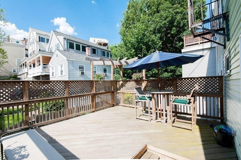 2 Dixfield St in Boston, MA - Building Photo