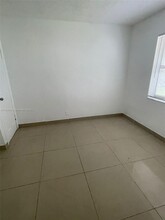 2848 NW 13th Ct-Unit -1 in Fort Lauderdale, FL - Foto de edificio - Building Photo