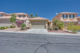 11020 Napa Ridge Dr in Las Vegas, NV - Foto de edificio - Building Photo
