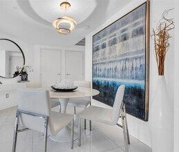1300 Brickell Bay Dr, Unit 1802 in Miami, FL - Building Photo - Building Photo