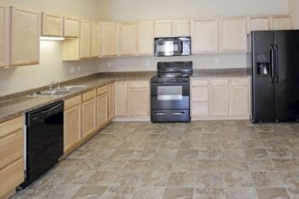 Stonebridge Villas in Minot, ND - Foto de edificio - Interior Photo