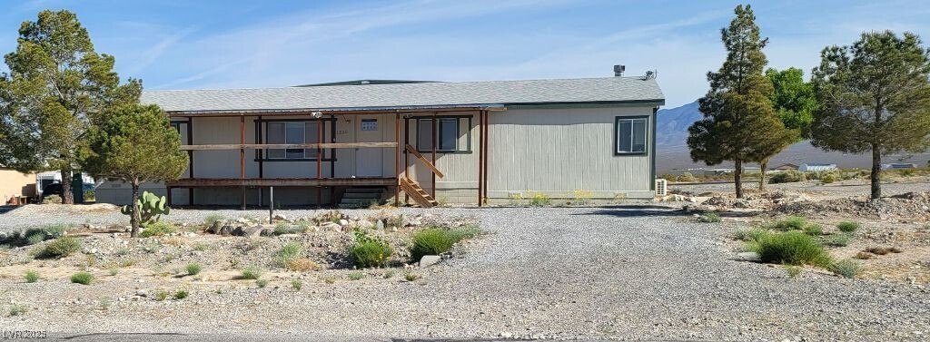 1220 E Bell Vis Ave in Pahrump, NV - Building Photo