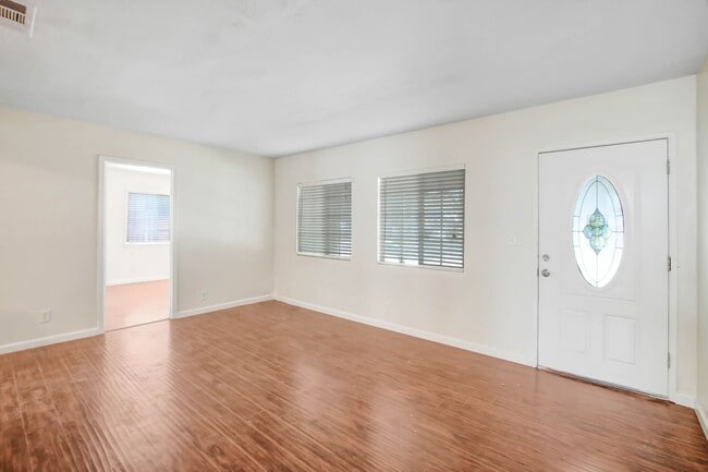 4718 N E St in San Bernardino, CA - Building Photo - Building Photo