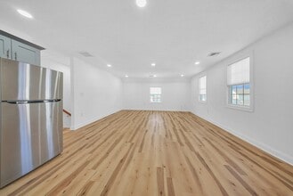 11 Willet St in Quincy, MA - Building Photo - Building Photo