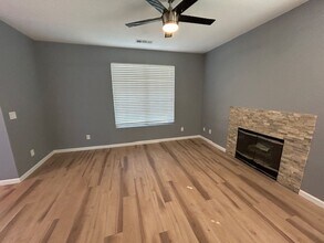 1375 Cottage Grove Ave in Tulare, CA - Building Photo - Building Photo