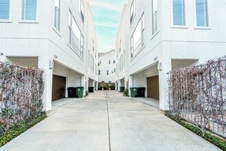 5321 Lillian St in Houston, TX - Building Photo - Building Photo