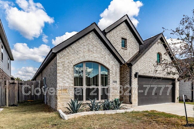 13915 Runner Way in San Antonio, TX - Building Photo - Building Photo